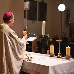 Osternachtsfeier mit Weihbischof Turnovszky
